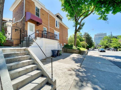 Photo 20 at 18 Shorncliffe Avenue, Casa Loma, Toronto