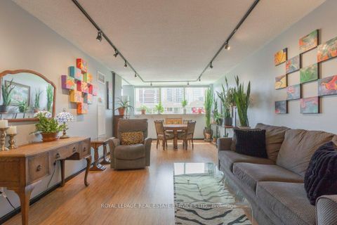 Photo 3 at 409 - 15 Maitland Place, South St. James Town, Toronto