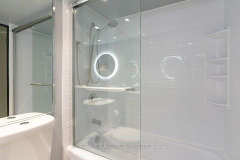 Photo 10 at 409 - 15 Maitland Place, South St. James Town, Toronto