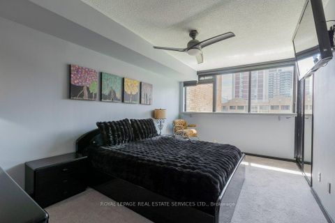 Photo 11 at 409 - 15 Maitland Place, South St. James Town, Toronto