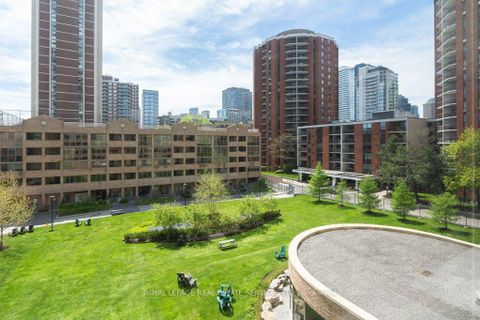 Photo 14 at 409 - 15 Maitland Place, South St. James Town, Toronto