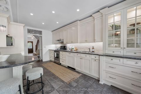 Photo 10 at 34 Belsize Drive, Mount Pleasant West, Toronto