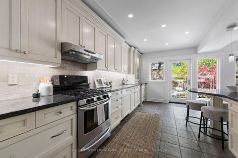Photo 14 at 34 Belsize Drive, Mount Pleasant West, Toronto