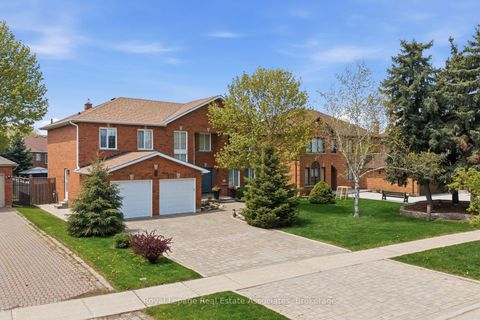 Photo 1 at 160 Fifth Avenue, East Woodbridge, Vaughan