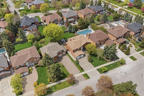 Photo 3 at 160 Fifth Avenue, East Woodbridge, Vaughan