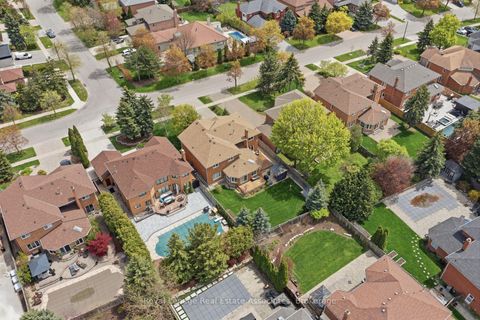 Photo 4 at 160 Fifth Avenue, East Woodbridge, Vaughan