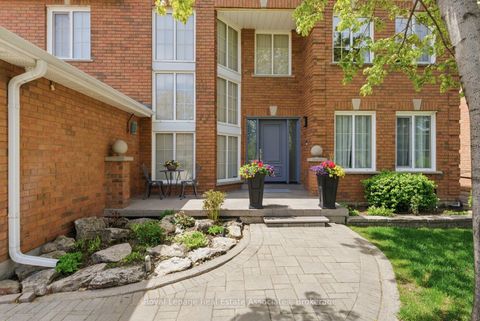 Photo 5 at 160 Fifth Avenue, East Woodbridge, Vaughan