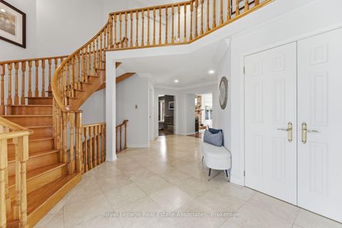 Photo 7 at 160 Fifth Avenue, East Woodbridge, Vaughan