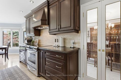 Photo 14 at 160 Fifth Avenue, East Woodbridge, Vaughan