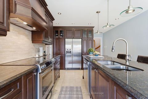 Photo 15 at 160 Fifth Avenue, East Woodbridge, Vaughan