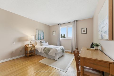 Photo 31 at 160 Fifth Avenue, East Woodbridge, Vaughan