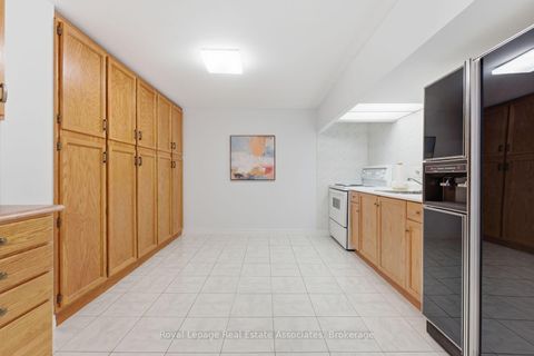 Photo 37 at 160 Fifth Avenue, East Woodbridge, Vaughan