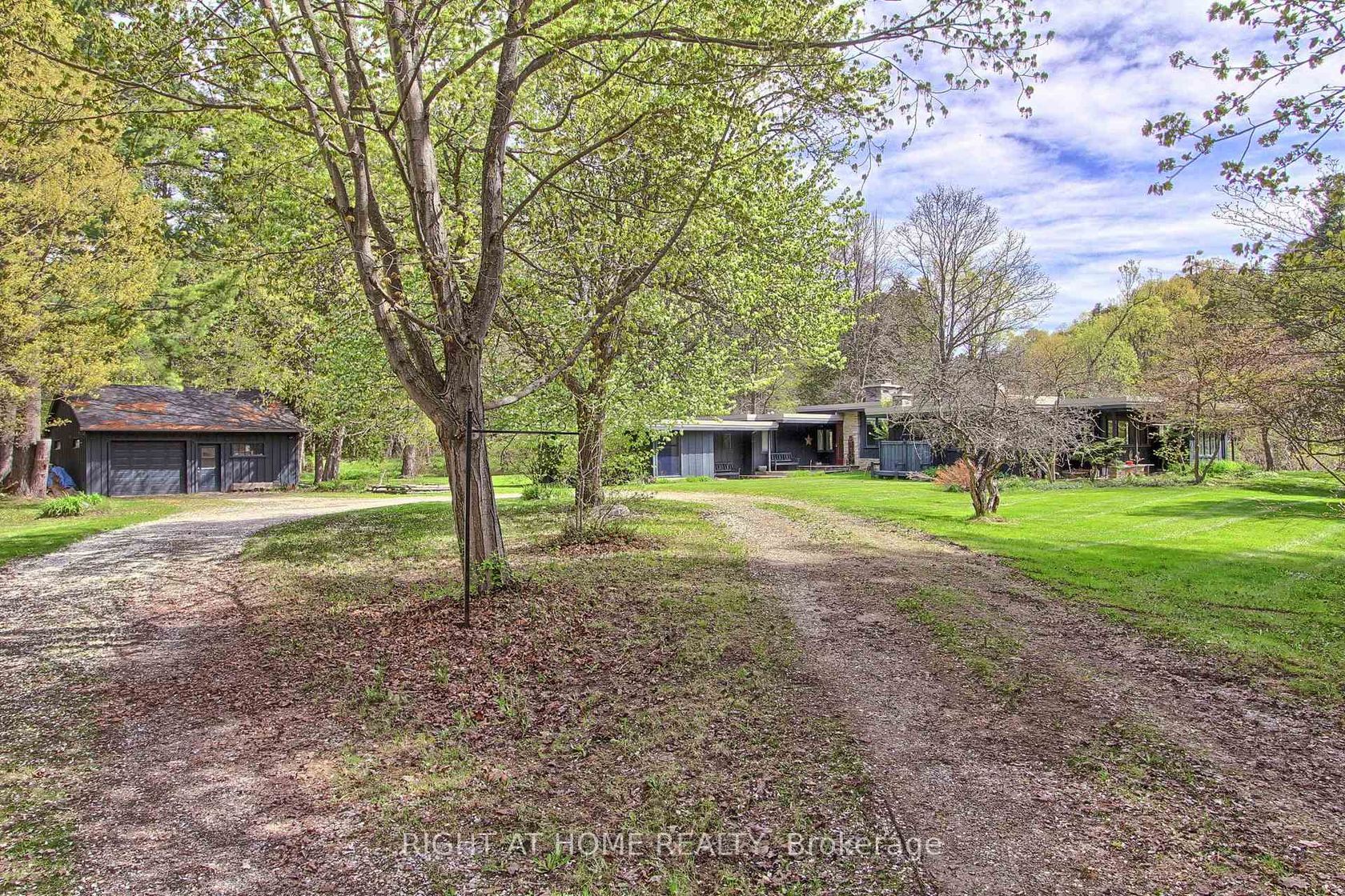 115 Valley Road, Kleinburg, Vaughan photo number 2