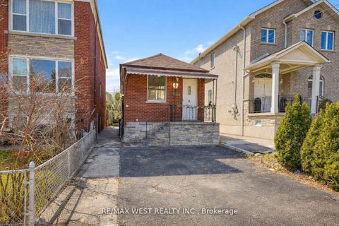 Photo 0 at 538 McRoberts Avenue, Fairbank, Toronto