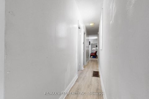 Photo 4 at 538 McRoberts Avenue, Fairbank, Toronto