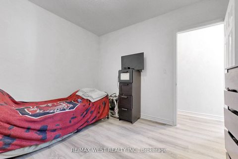 Photo 8 at 538 McRoberts Avenue, Fairbank, Toronto