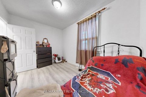Photo 9 at 538 McRoberts Avenue, Fairbank, Toronto