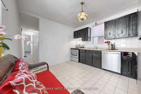 Photo 11 at 538 McRoberts Avenue, Fairbank, Toronto