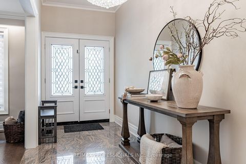 Photo 2 at 182 Gracefield Avenue, Rustic, Toronto