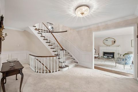 Photo 5 at 18 Swansdown Drive, Windfields, Toronto