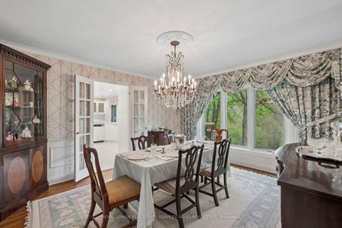 Photo 9 at 18 Swansdown Drive, Windfields, Toronto