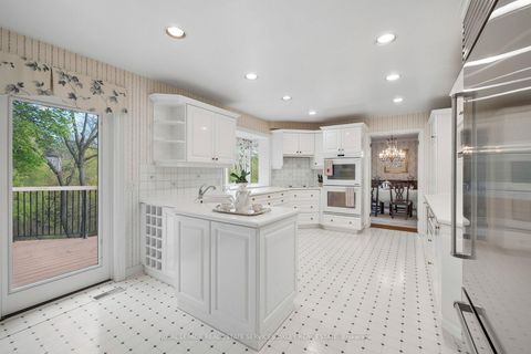Photo 13 at 18 Swansdown Drive, Windfields, Toronto