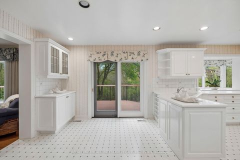 Photo 14 at 18 Swansdown Drive, Windfields, Toronto