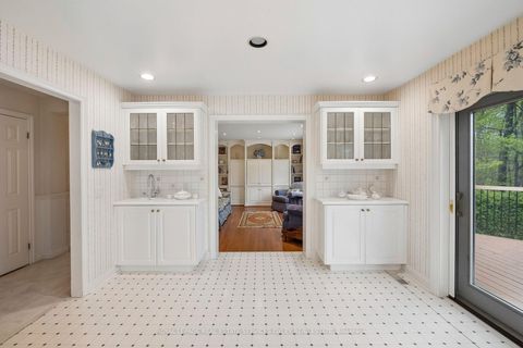 Photo 15 at 18 Swansdown Drive, Windfields, Toronto