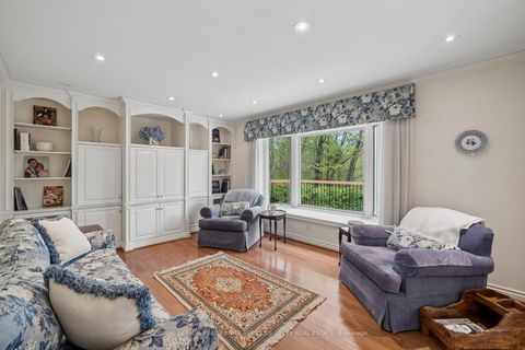 Photo 16 at 18 Swansdown Drive, Windfields, Toronto