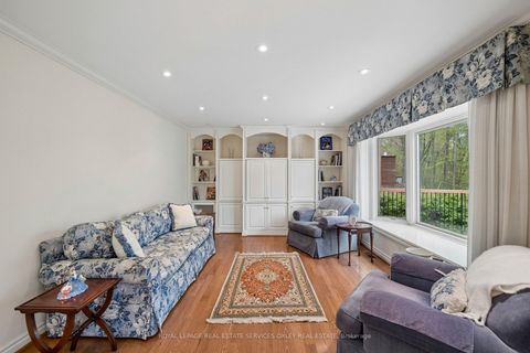 Photo 17 at 18 Swansdown Drive, Windfields, Toronto