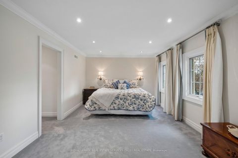 Photo 24 at 18 Swansdown Drive, Windfields, Toronto