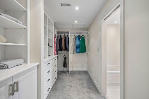 Photo 26 at 18 Swansdown Drive, Windfields, Toronto
