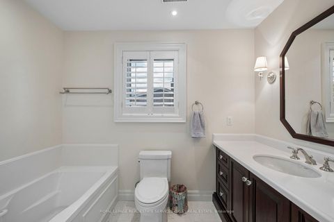 Photo 27 at 18 Swansdown Drive, Windfields, Toronto