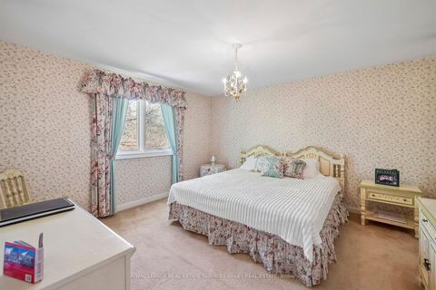 Photo 28 at 18 Swansdown Drive, Windfields, Toronto