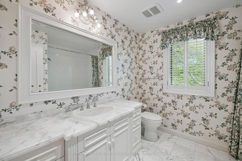 Photo 30 at 18 Swansdown Drive, Windfields, Toronto