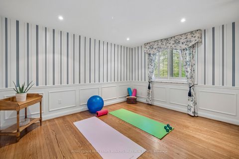 Photo 31 at 18 Swansdown Drive, Windfields, Toronto