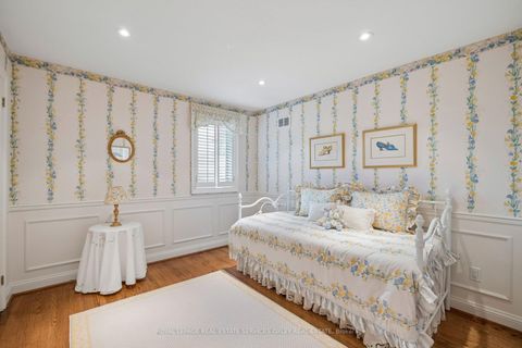 Photo 32 at 18 Swansdown Drive, Windfields, Toronto