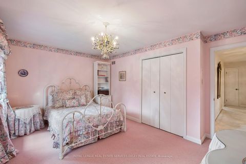 Photo 34 at 18 Swansdown Drive, Windfields, Toronto