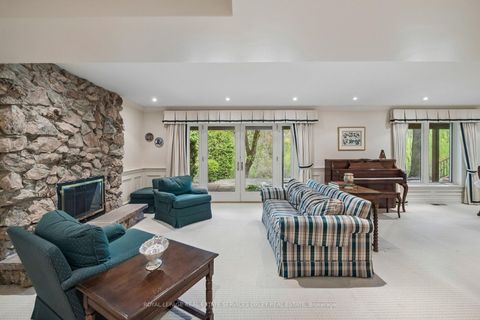 Photo 42 at 18 Swansdown Drive, Windfields, Toronto