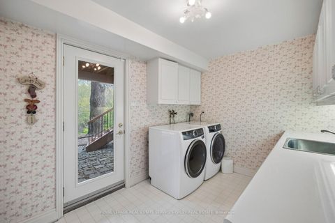 Photo 44 at 18 Swansdown Drive, Windfields, Toronto