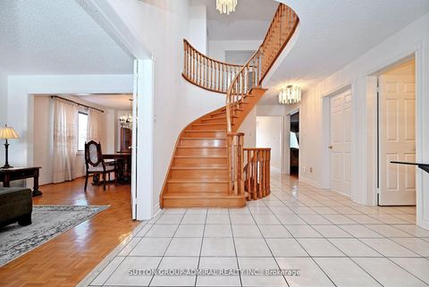 Photo 6 at 45 Royal Garden Boulevard, East Woodbridge, Vaughan