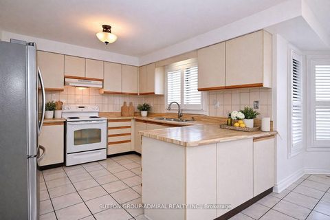 Photo 13 at 45 Royal Garden Boulevard, East Woodbridge, Vaughan