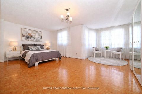 Photo 25 at 45 Royal Garden Boulevard, East Woodbridge, Vaughan