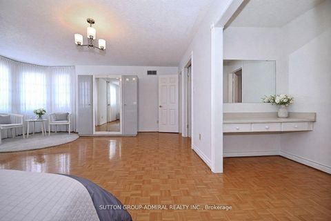 Photo 28 at 45 Royal Garden Boulevard, East Woodbridge, Vaughan