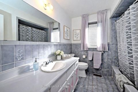 Photo 36 at 45 Royal Garden Boulevard, East Woodbridge, Vaughan