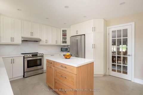 Photo 16 at 15 Westroyal Road, The Westway, Toronto