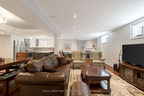 Photo 32 at 15 Westroyal Road, The Westway, Toronto