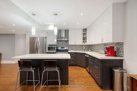 Photo 34 at 15 Westroyal Road, The Westway, Toronto
