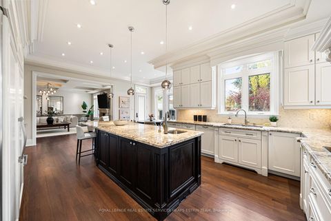 Photo 13 at 2 Braecrest Avenue, Humber Heights, Toronto
