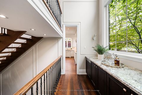 Photo 14 at 2 Braecrest Avenue, Humber Heights, Toronto